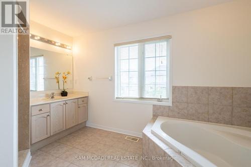 3091 Turbine Crescent, Mississauga, ON - Indoor Photo Showing Bathroom