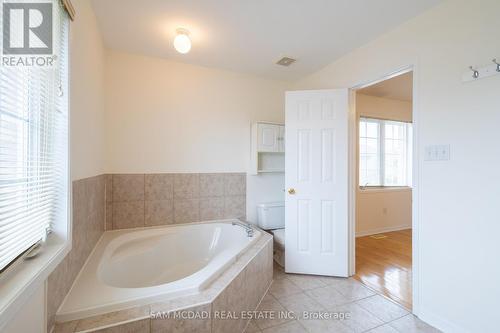 3091 Turbine Crescent, Mississauga, ON - Indoor Photo Showing Bathroom