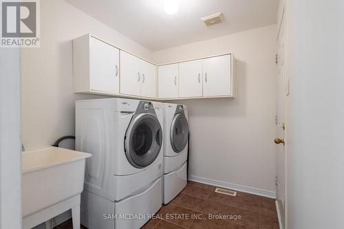 3091 Turbine Crescent, Mississauga, ON - Indoor Photo Showing Laundry Room