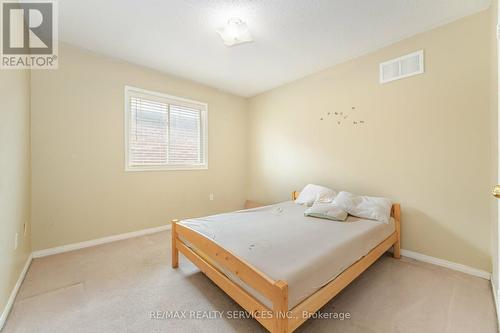 10 Linderwood Drive, Brampton, ON - Indoor Photo Showing Bedroom