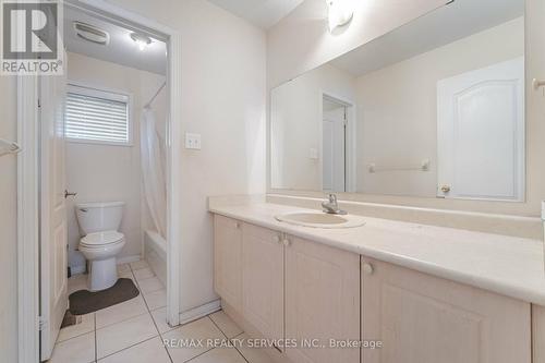 10 Linderwood Drive, Brampton, ON - Indoor Photo Showing Bathroom