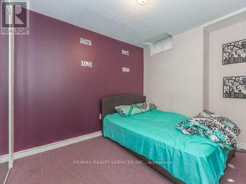 10 Linderwood Drive, Brampton, ON - Indoor Photo Showing Bedroom