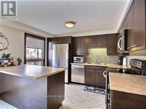 7 Snowdrop Crescent, Kitchener, ON - Indoor Photo Showing Kitchen