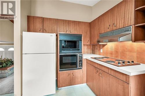 16 Harvest Lane, Brantford, ON - Indoor Photo Showing Kitchen