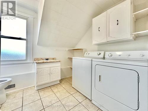 1356 Caroline Street, Burlington, ON - Indoor Photo Showing Laundry Room