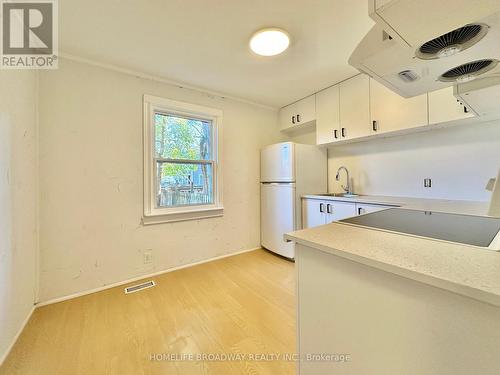 1356 Caroline Street, Burlington, ON - Indoor Photo Showing Kitchen