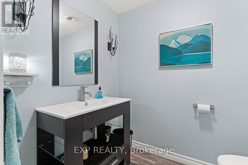 49 Maplehurst Crescent, Prince Edward County (Wellington), ON - Indoor Photo Showing Bathroom