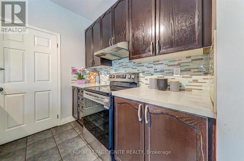 1547 Spencely Drive, Oshawa, ON - Indoor Photo Showing Kitchen