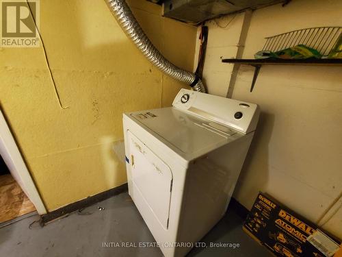 114 Vauxhall Street, London, ON - Indoor Photo Showing Laundry Room