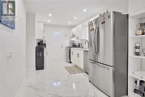 2641 Rivard, Windsor, ON - Indoor Photo Showing Kitchen