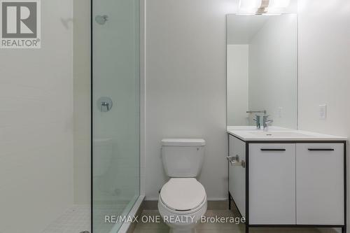 904 - 185 Deerfield Road, Newmarket, ON - Indoor Photo Showing Bathroom