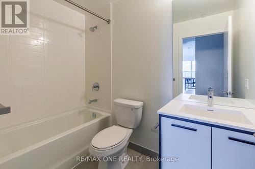 904 - 185 Deerfield Road, Newmarket, ON - Indoor Photo Showing Bathroom