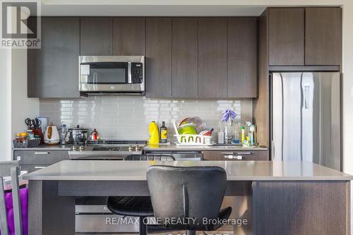 904 - 185 Deerfield Road, Newmarket, ON - Indoor Photo Showing Kitchen With Upgraded Kitchen