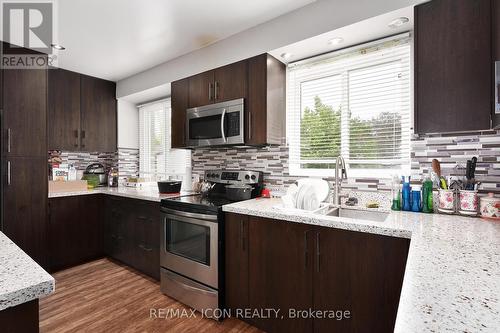 1470 Aldersbrook Road, London, ON - Indoor Photo Showing Kitchen With Upgraded Kitchen