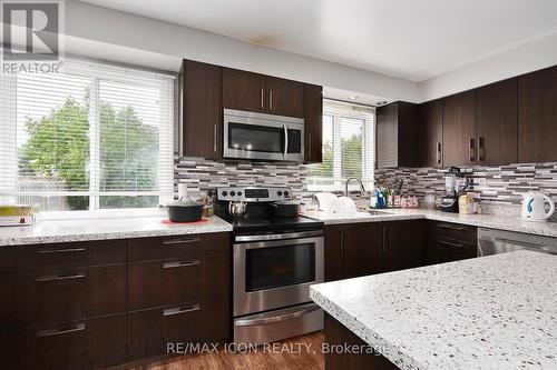 1470 Aldersbrook Road, London, ON - Indoor Photo Showing Kitchen With Upgraded Kitchen