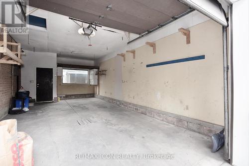 1470 Aldersbrook Road, London, ON - Indoor Photo Showing Garage