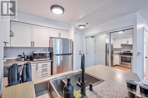 803 - 5500 Yonge Street, Toronto, ON - Indoor Photo Showing Kitchen