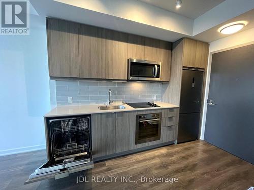 1001 - 38 Forest Manor Road, Toronto, ON - Indoor Photo Showing Kitchen