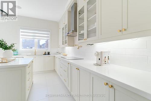 1177 Wickham Road, Innisfil, ON - Indoor Photo Showing Kitchen