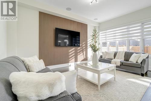 1177 Wickham Road, Innisfil, ON - Indoor Photo Showing Living Room