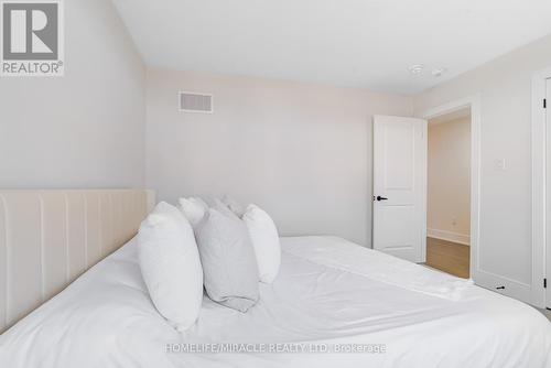 1177 Wickham Road, Innisfil, ON - Indoor Photo Showing Bedroom