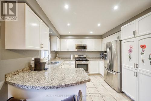 483 Jim Barber Court, Newmarket, ON - Indoor Photo Showing Kitchen With Stainless Steel Kitchen With Double Sink With Upgraded Kitchen