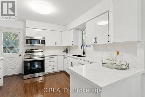 17 Wendover Road, Toronto, ON - Indoor Photo Showing Kitchen With Double Sink With Upgraded Kitchen