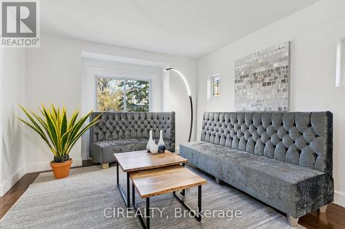 17 Wendover Road, Toronto, ON - Indoor Photo Showing Living Room