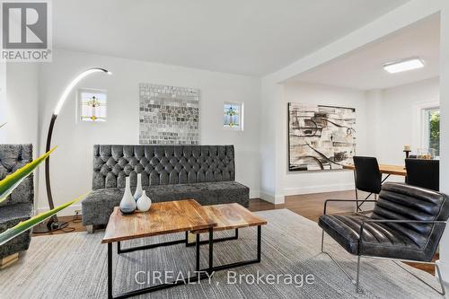 17 Wendover Road, Toronto, ON - Indoor Photo Showing Living Room