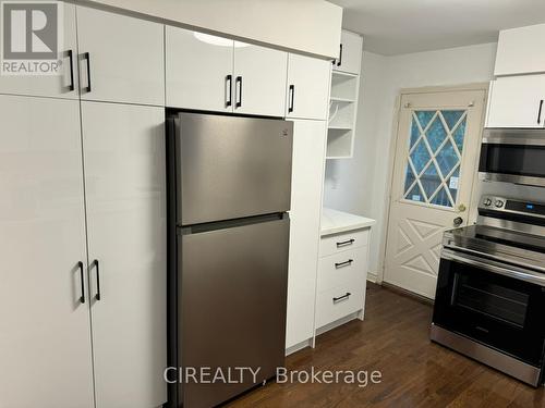 17 Wendover Road, Toronto, ON - Indoor Photo Showing Kitchen