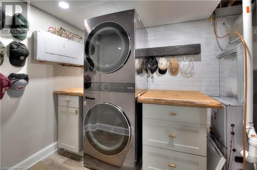 82 Park Street, St. Marys, ON - Indoor Photo Showing Laundry Room