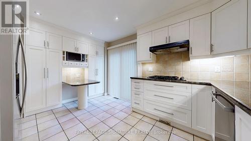 22 Linton Court, Markham, ON - Indoor Photo Showing Kitchen