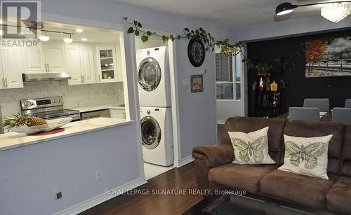 1204 - 3700 Kaneff Crescent, Mississauga, ON - Indoor Photo Showing Laundry Room