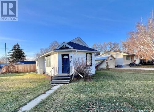 330 Thomson Street, Outlook, SK - Outdoor