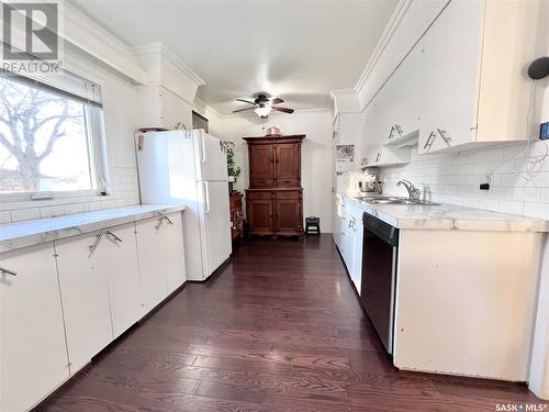 330 Thomson Street, Outlook, SK - Indoor Photo Showing Kitchen