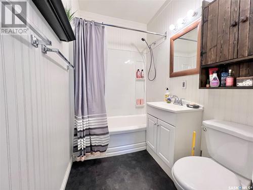 330 Thomson Street, Outlook, SK - Indoor Photo Showing Bathroom