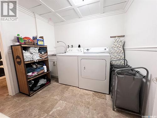 330 Thomson Street, Outlook, SK - Indoor Photo Showing Laundry Room