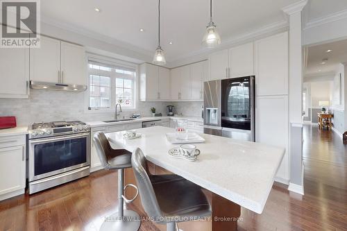 53 Wandering Glider Trail, Bradford West Gwillimbury, ON - Indoor Photo Showing Kitchen With Upgraded Kitchen