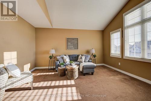 5 Hammacher Street, Wilmot, ON - Indoor Photo Showing Living Room