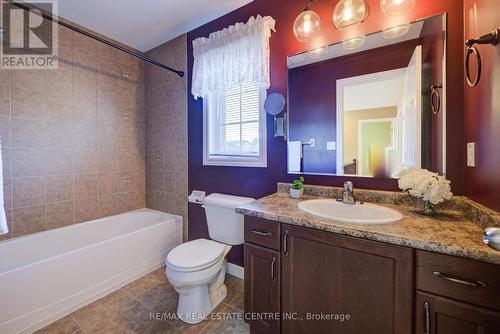 5 Hammacher Street, Wilmot, ON - Indoor Photo Showing Bathroom