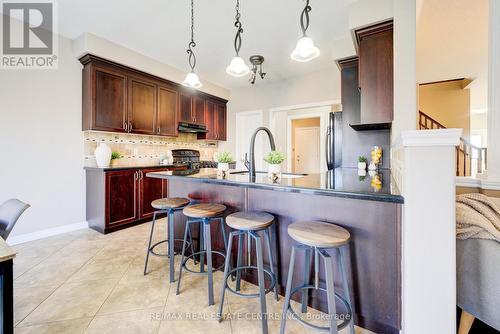 5 Hammacher Street, Wilmot, ON - Indoor Photo Showing Kitchen With Upgraded Kitchen