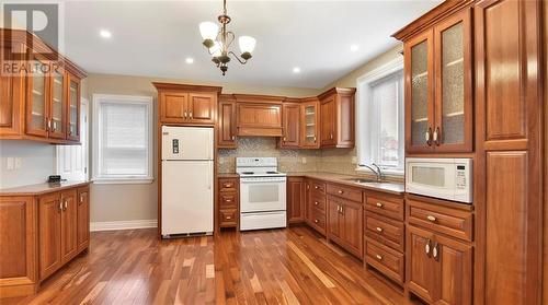 483 Victoria Street, Cardinal, ON - Indoor Photo Showing Kitchen