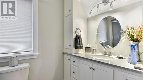 483 Victoria Street, Cardinal, ON - Indoor Photo Showing Bathroom