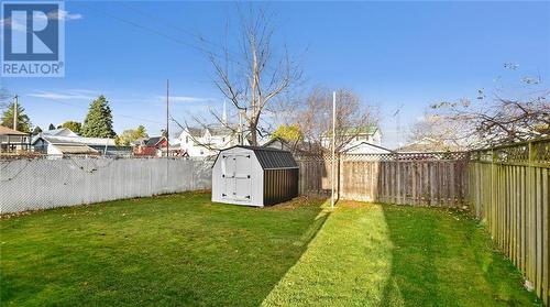 483 Victoria Street, Cardinal, ON - Outdoor With Backyard