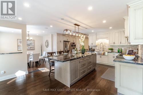 362 King Street, Caledon, ON - Indoor Photo Showing Kitchen With Upgraded Kitchen