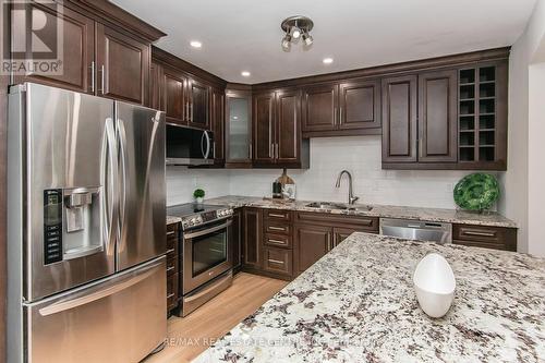 6 - 511 Oakvale Drive, Waterloo, ON - Indoor Photo Showing Kitchen With Upgraded Kitchen