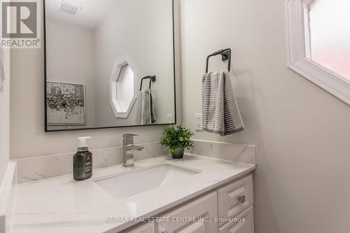 6 - 511 Oakvale Drive, Waterloo, ON - Indoor Photo Showing Bathroom