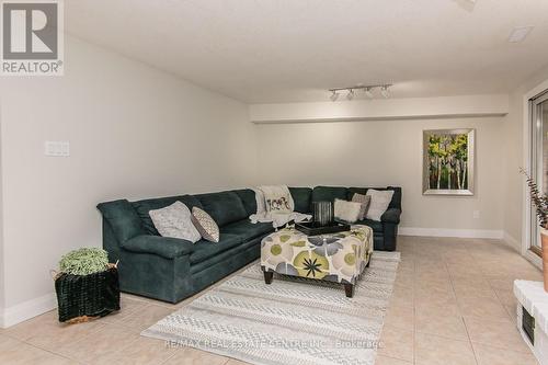 6 - 511 Oakvale Drive, Waterloo, ON - Indoor Photo Showing Living Room