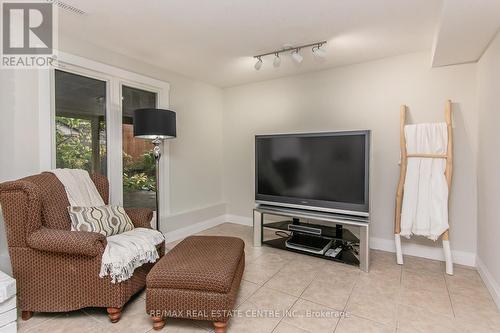 6 - 511 Oakvale Drive, Waterloo, ON - Indoor Photo Showing Living Room