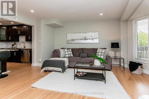 6 - 511 Oakvale Drive, Waterloo, ON - Indoor Photo Showing Living Room